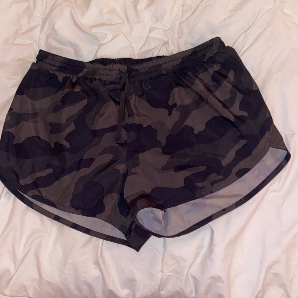 Old Navy green camo shorts